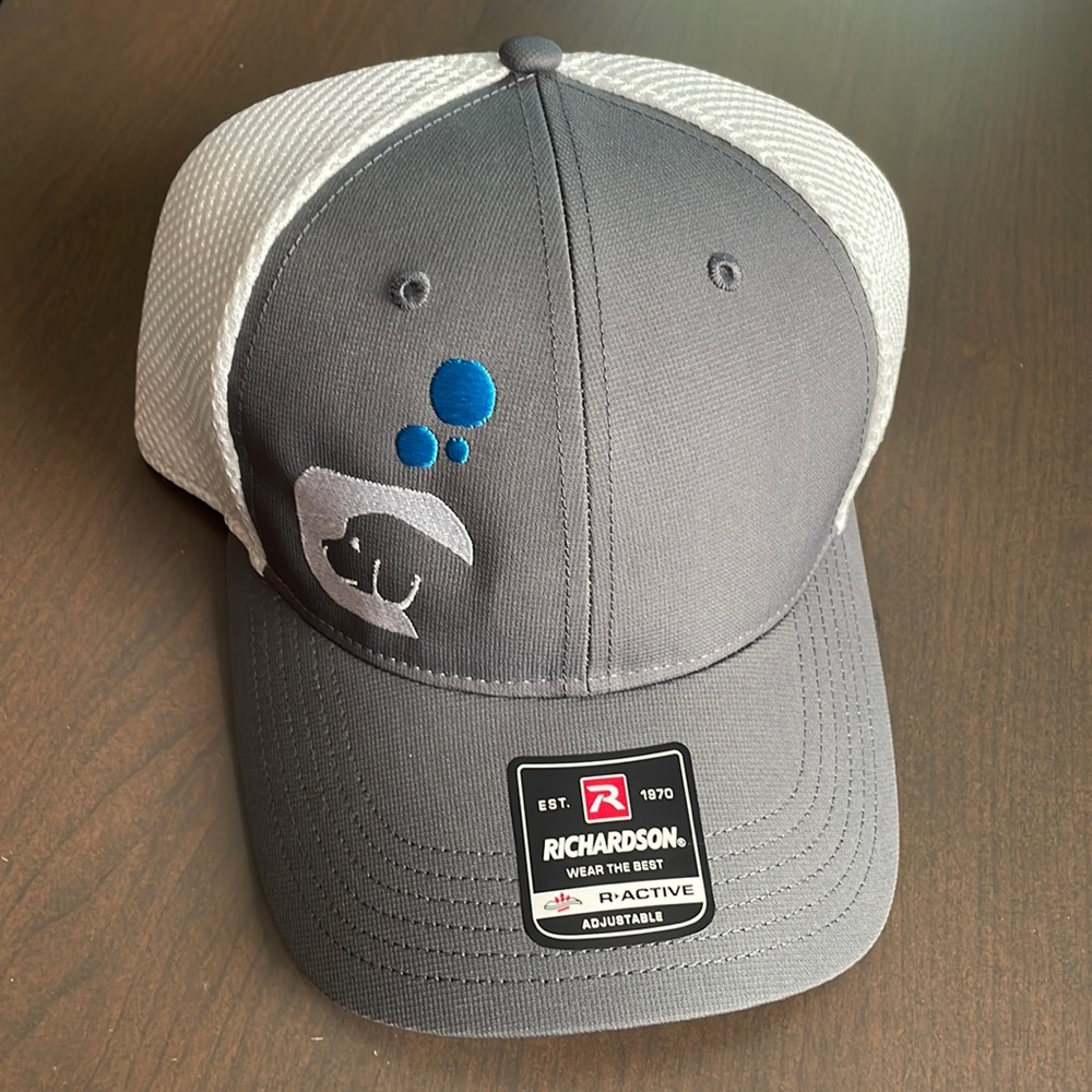 NWT Men’s Richardson 222 R-Active Lite Airmesh Labrador Retriever Trucker Hat